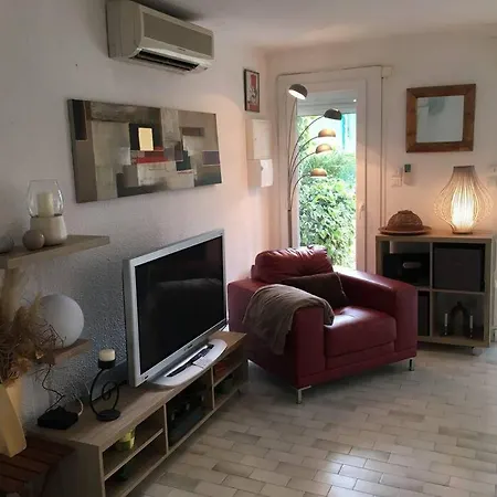 1403, Tennis Village Daire